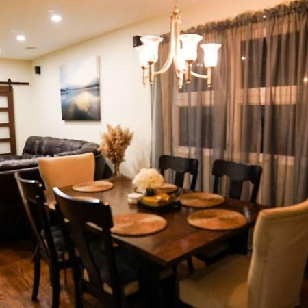 시카고 Nice And Cozy. Sleeps 5. 아파트 외부 사진