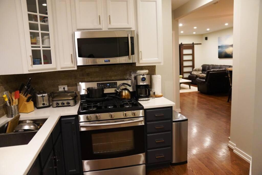 시카고 Nice And Cozy. Sleeps 5. 아파트 외부 사진