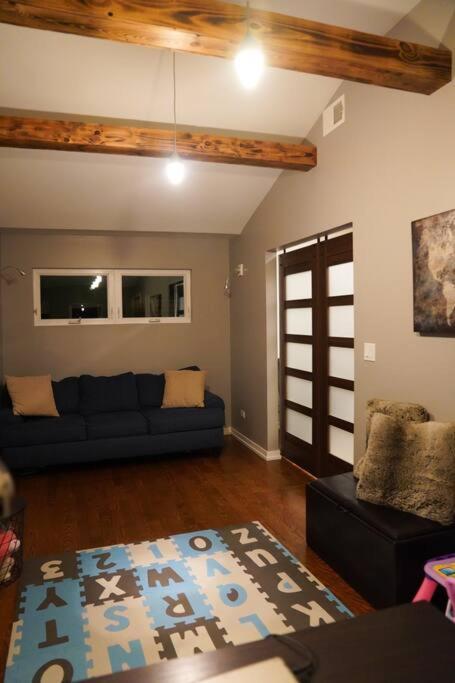 시카고 Nice And Cozy. Sleeps 5. 아파트 외부 사진