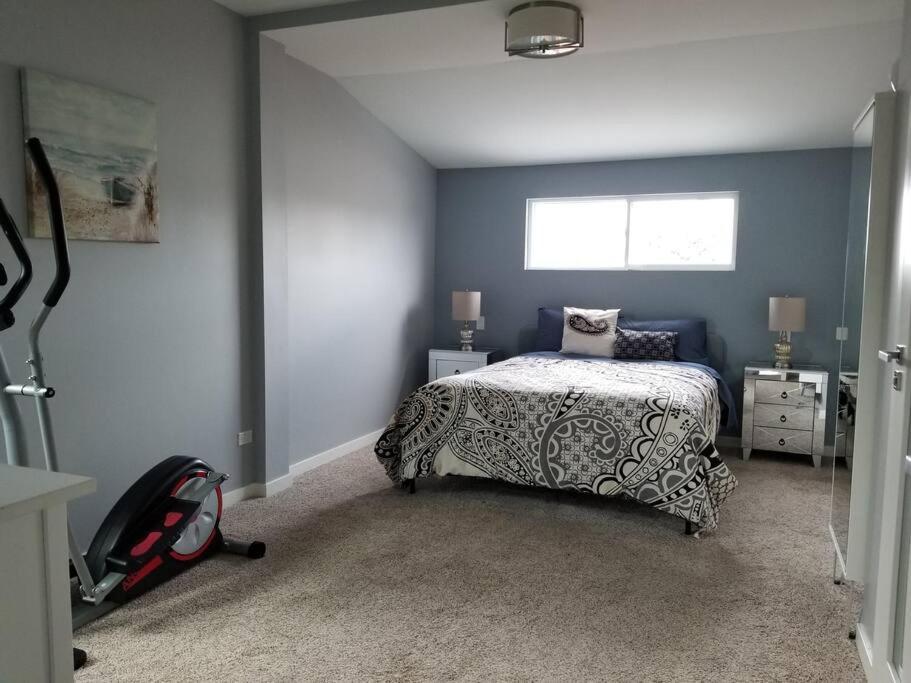 시카고 Nice And Cozy. Sleeps 5. 아파트 외부 사진